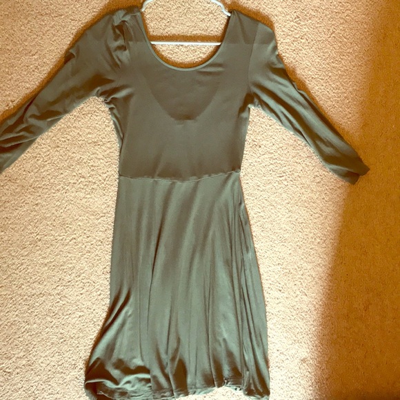 Express dress - Picture 1 of 2